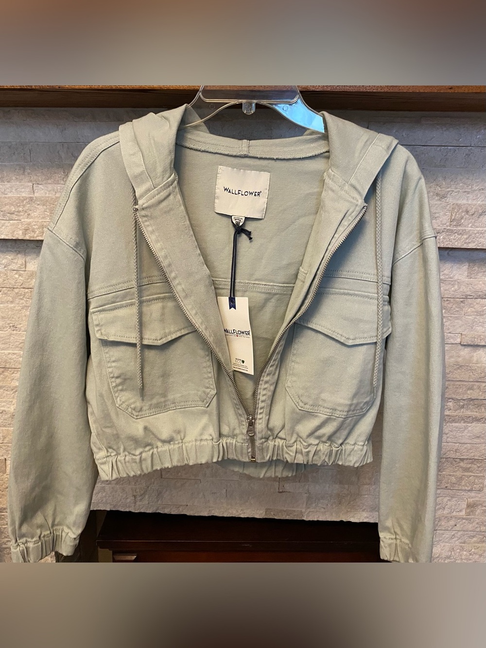 Wallflower Sage Green Cropped Hooded Utility Jacket NWT          Juniors Size L